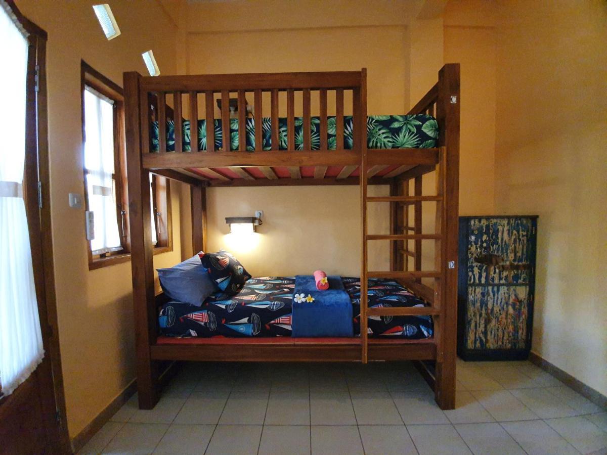 Botchan Hostel Kuta  Exterior photo
