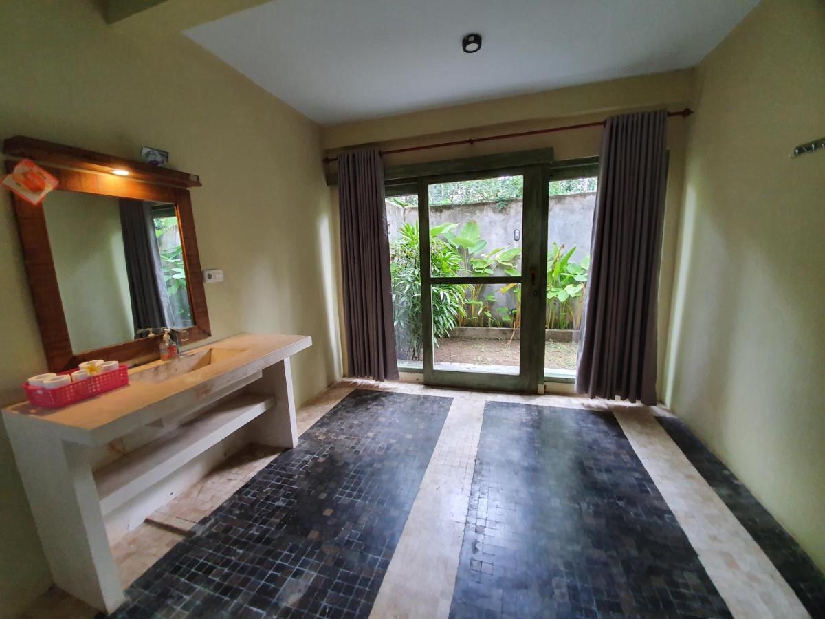 Botchan Hostel Kuta  Exterior photo