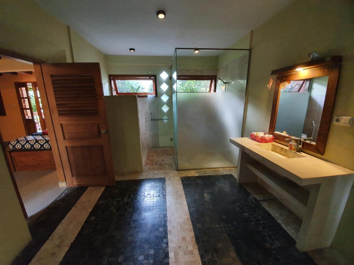 Botchan Hostel Kuta  Exterior photo